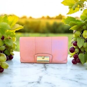 Coach Elegant Peach Smooth Leather Clutch/Wallet w/Gold-Tone Hardware (GUC)